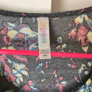 Womens LuLaRoe shirt